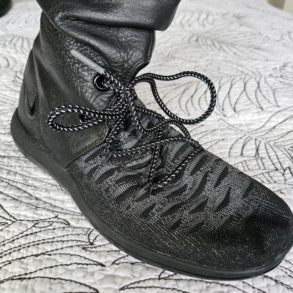 EUC Nike Roshe 2 Hi Flyknit Slouch Leather Boots W Sz 7 All Black Gray - Picture 3 of 16